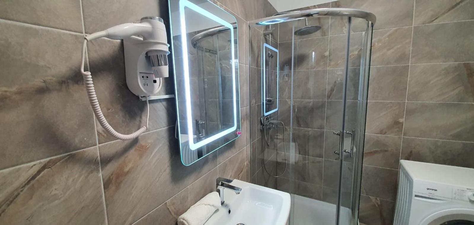 Alezzi Luxury Apartment Spa Resort Piscina Incalzita Sauna Parking Navodari Bagian luar foto