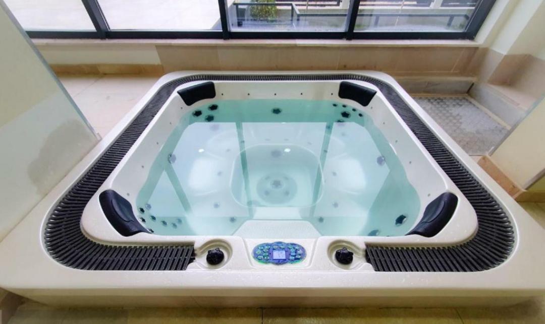 Alezzi Luxury Apartment Spa Resort Piscina Incalzita Sauna Parking Navodari Bagian luar foto