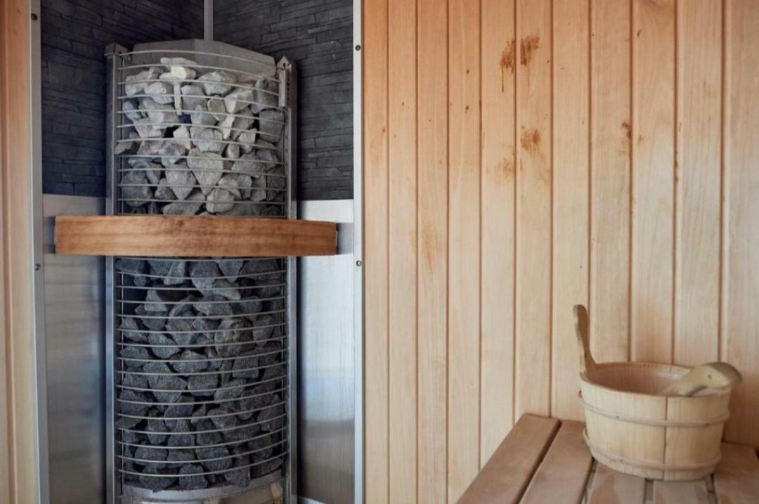 Alezzi Luxury Apartment Spa Resort Piscina Incalzita Sauna Parking Navodari Bagian luar foto