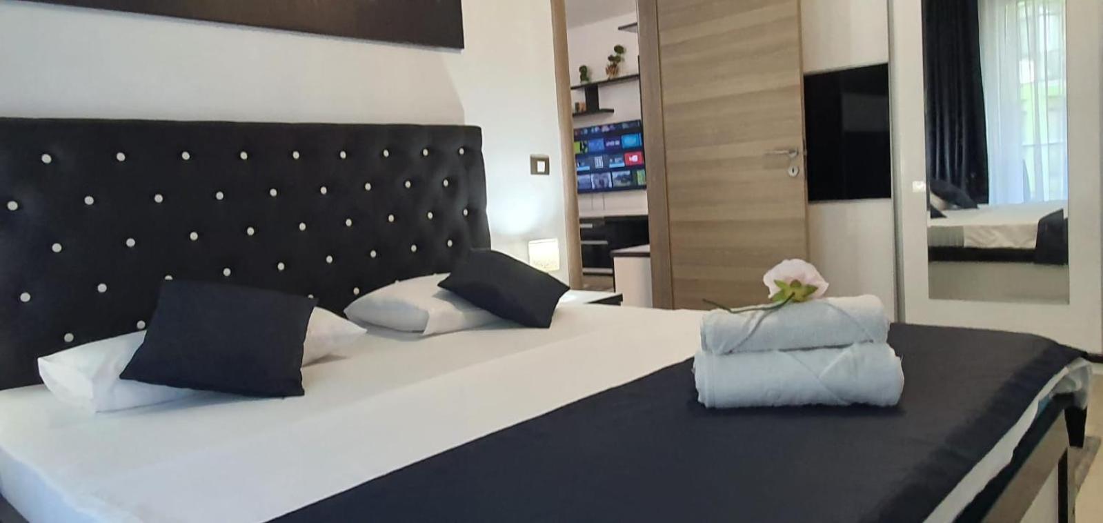 Alezzi Luxury Apartment Spa Resort Piscina Incalzita Sauna Parking Navodari Bagian luar foto